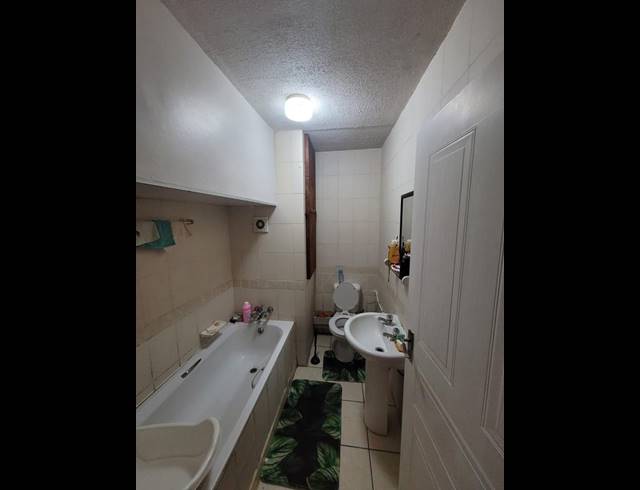 2 BEDROOM PROPERTY TO RENT IN HEIDERAND